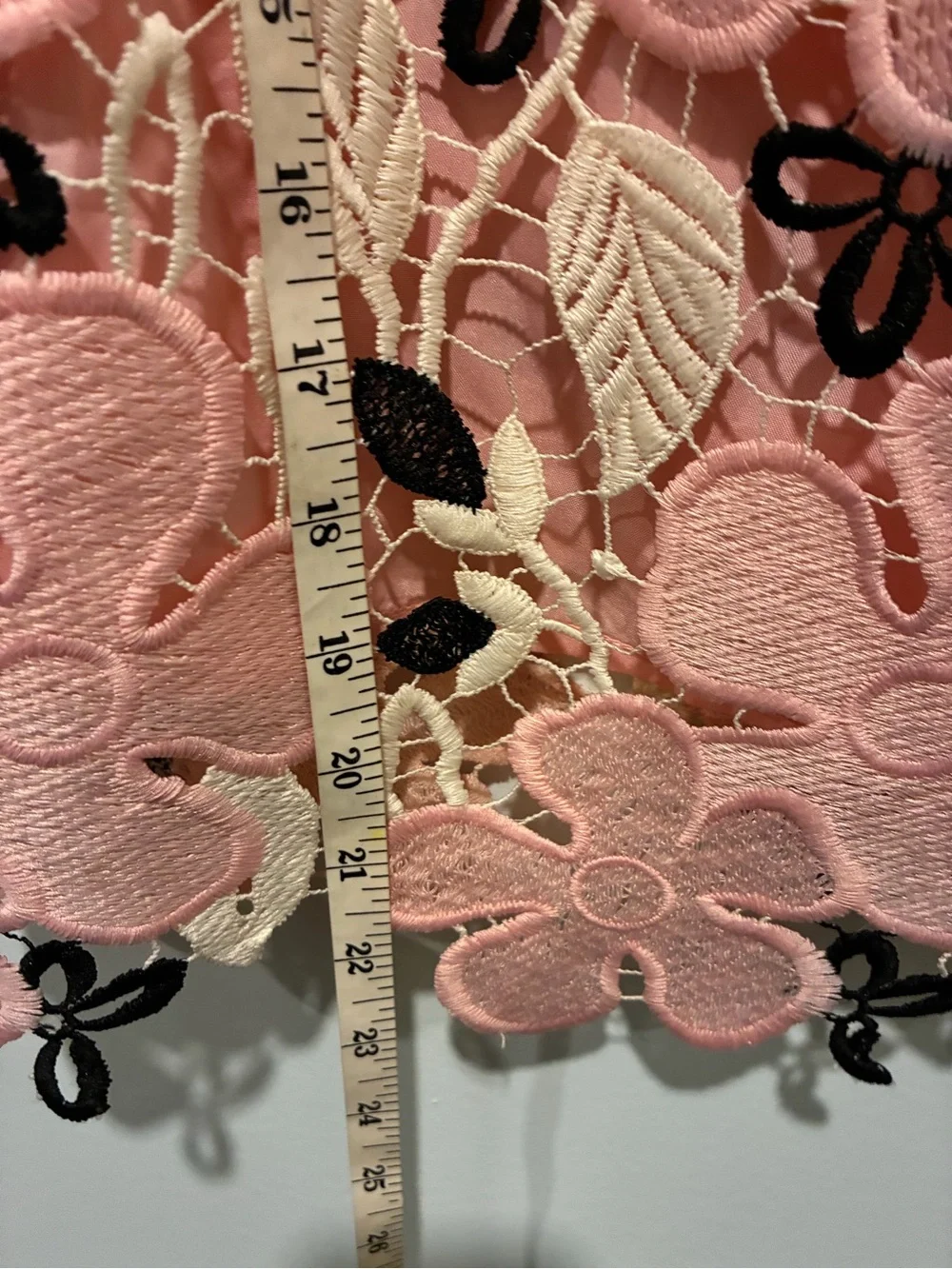 BB Dakota Pink Floral Lace Crochet Short Sleeve Top Size Medium - Picture 3 of 6